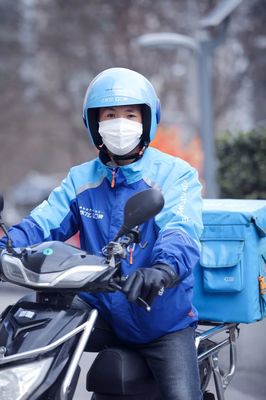 無接觸配送 科技與安全并行的外賣服務(wù)新時(shí)代